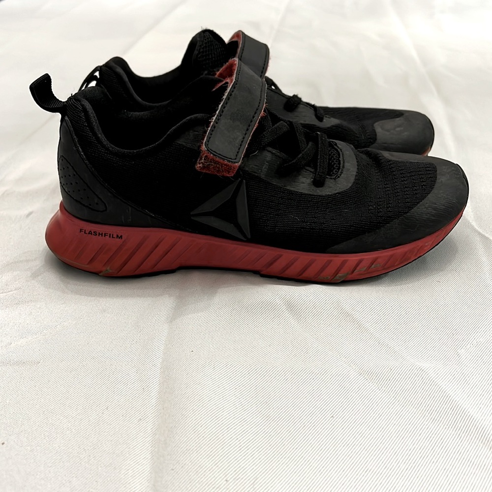 Boys size 3 black and red Reebok sneakers